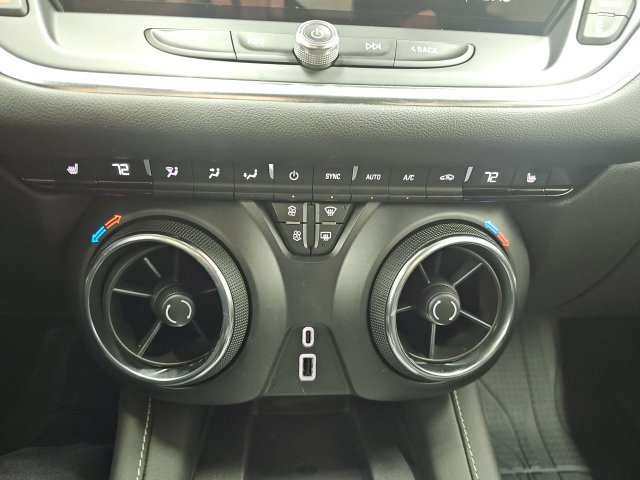 Used 2025 Chevrolet Blazer LT w/ Convenience Package FWD image 8