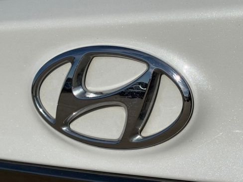 Used 2020 Hyundai Santa Fe Limited image 9