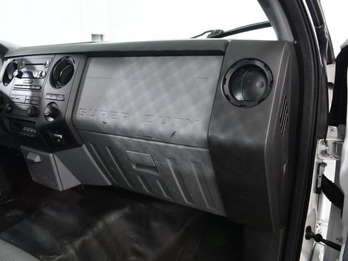 Used 2013 Ford F550 2WD Regular Cab Super Duty w/ Payload Upgrade Pkg image 9