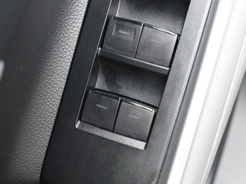 Used 2021 Toyota Highlander XLE image 14