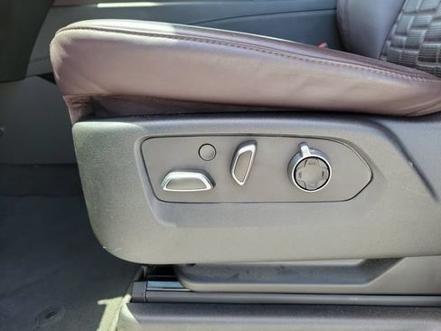 Certified 2022 Cadillac Escalade Premium Luxury Platinum AWD/4WD image 31