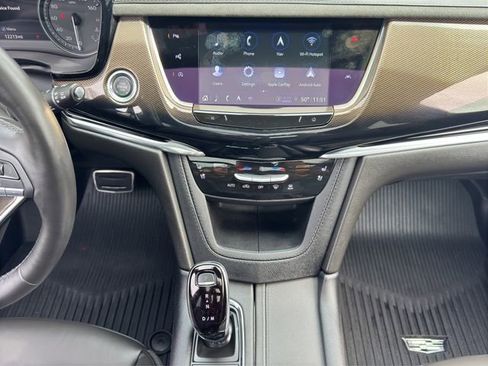 Used 2025 Cadillac XT6 Sport w/ Platinum Package image 19