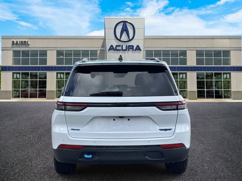 Used 2023 Jeep Grand Cherokee Trailhawk image 4