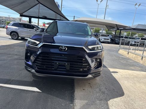 Used 2026 Toyota Grand Highlander AWD image 2