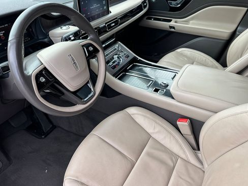 Used 2023 Lincoln Aviator Reserve w/ Elements Package Plus image 11