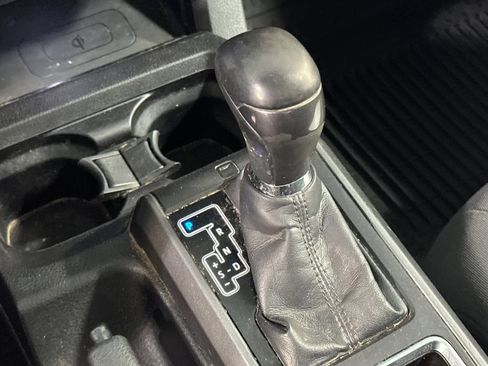 Used 2016 Toyota Tacoma TRD Off-Road w/ Premium & Technology Package image 23