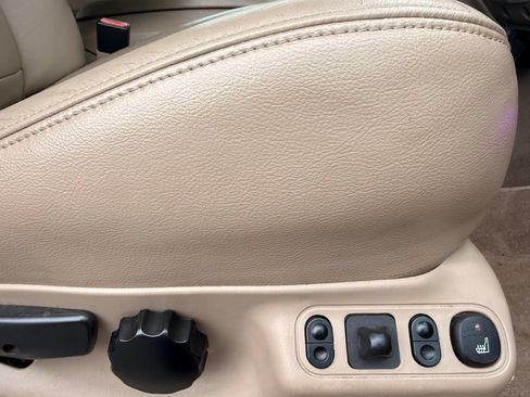 Used 2004 Ford F350 Lariat AWD/4WD image 25