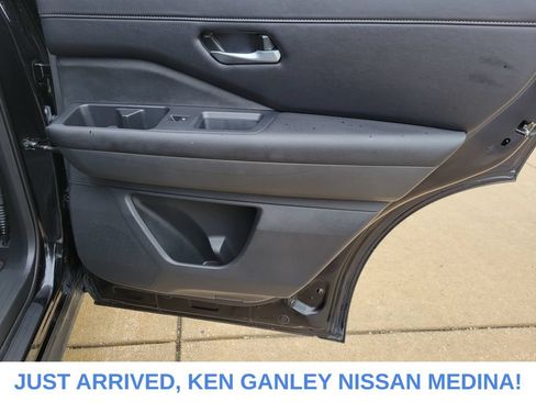 Certified 2025 Nissan Pathfinder SL w/ SL Premium Package AWD/4WD image 22