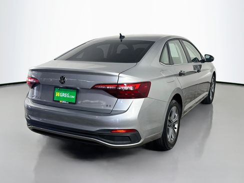 Used 2024 Volkswagen Jetta SE FWD image 10