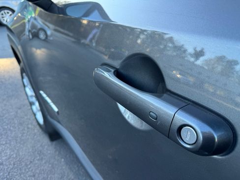 Used 2017 Jeep Renegade Latitude image 15