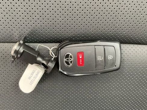 New 2026 Toyota Prius XLE image 21