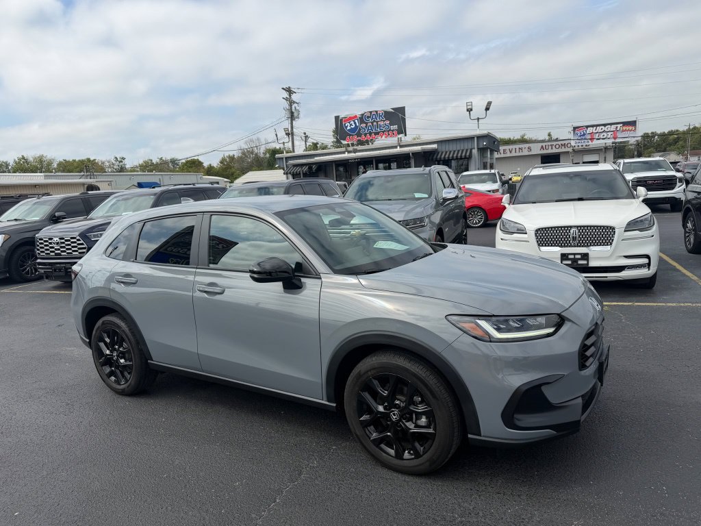 Used 2025 Honda HR-V Sport image 2