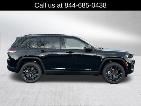 New 2025 Jeep Grand Cherokee Limited image 4