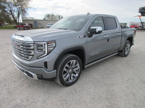 New 2026 GMC Sierra 1500 Denali w/ Denali Reserve Package image 10
