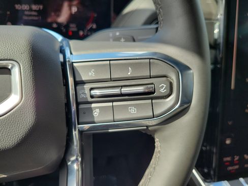 Used 2025 GMC Yukon XL Denali image 21