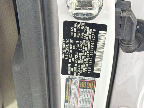 Used 2023 Kia Sorento S FWD image 33