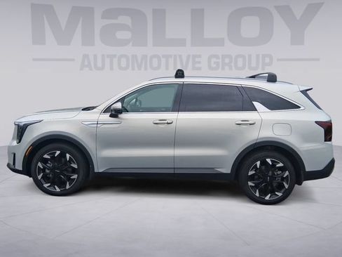Used 2026 Kia Sorento EX FWD image 2