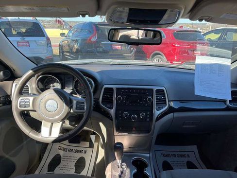 Used 2013 Jeep Grand Cherokee Laredo w/ Laredo E Group image 15