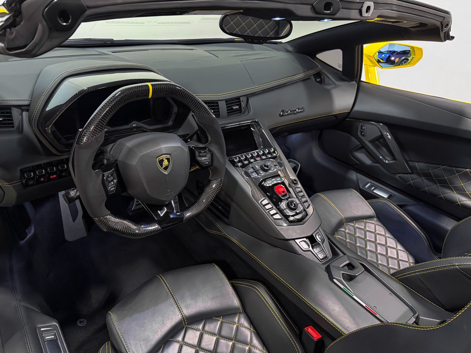 Used 2018 Lamborghini Aventador S AWD/4WD image 16