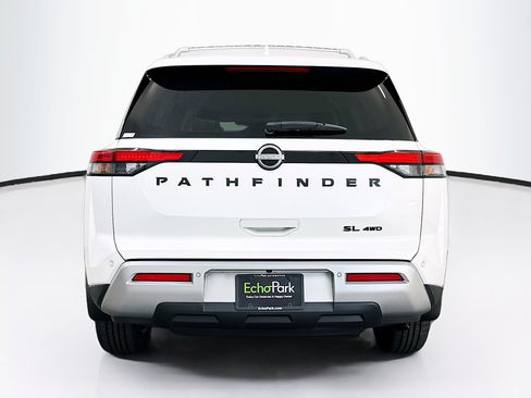 Used 2023 Nissan Pathfinder SL w/ Black Appearance Package AWD/4WD image 7