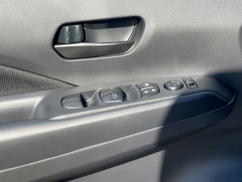 New 2025 Nissan Kicks Play S image 13