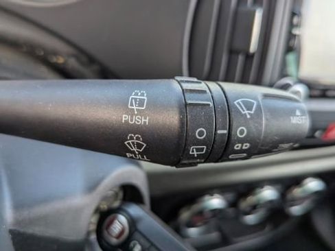 Used 2014 FIAT 500L Trekking w/ Popular Equipment Group image 27