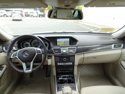 Used 2016 Mercedes-Benz E 350 4MATIC Sedan image 15