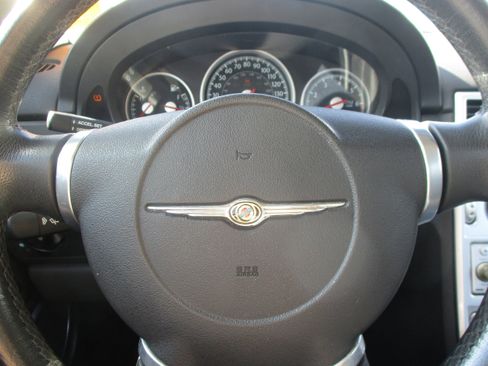 Used 2005 Chrysler Crossfire Limited RWD image 9