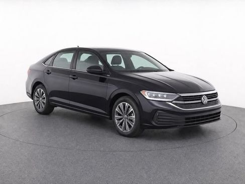 Used 2024 Volkswagen Jetta SE FWD image 1