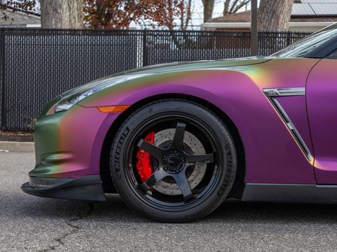 Used 2010 Nissan GT-R Premium image 21