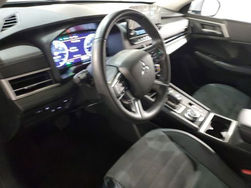 Used 2023 Mitsubishi Outlander SE AWD/4WD image 18