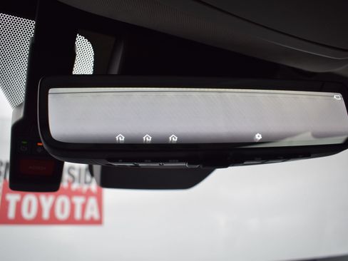 Used 2024 Toyota Sienna Limited AWD/4WD image 25