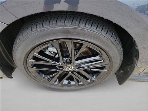 Used 2026 Toyota Camry SE w/ Convenience Package FWD image 9