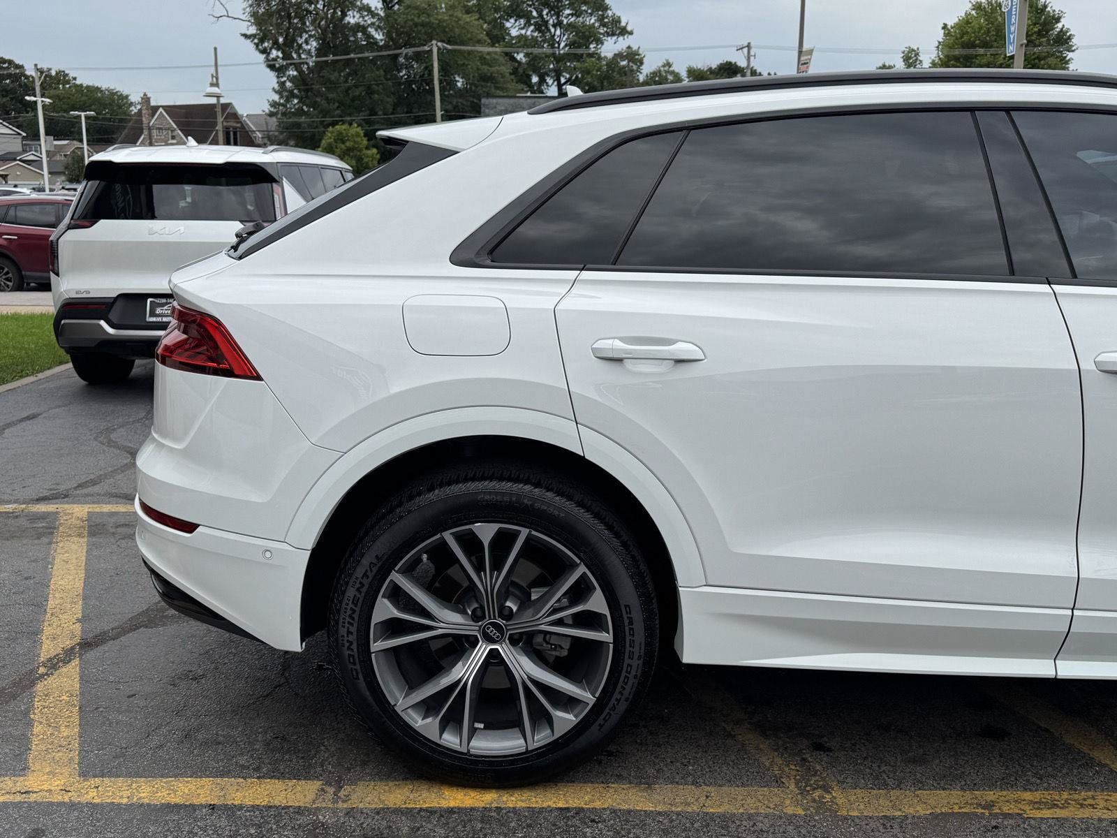 Used 2023 Audi Q8 Premium w/ Convenience Package AWD/4WD image 14