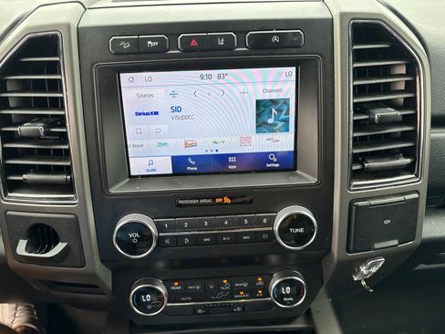 Used 2020 Ford Expedition XLT w/ Equipment Group 201A AWD/4WD image 10