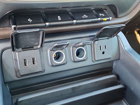 Used 2017 Chevrolet Silverado 1500 LTZ w/ Texas Edition image 21