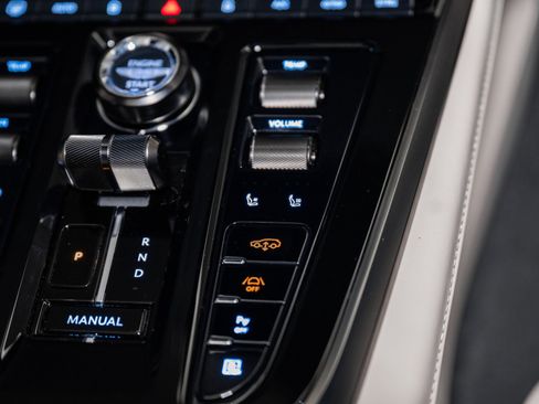 Used 2025 Aston Martin DBX 707 image 38