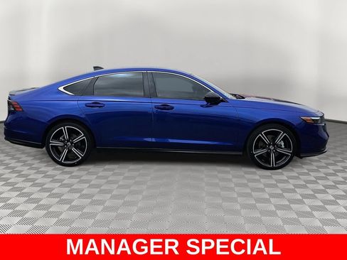Used 2025 Honda Accord Sport image 2
