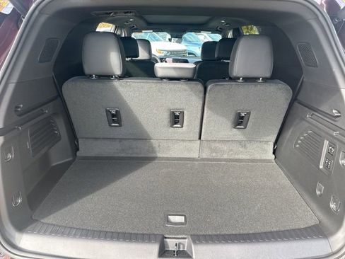 New 2026 Chevrolet Traverse High Country image 13