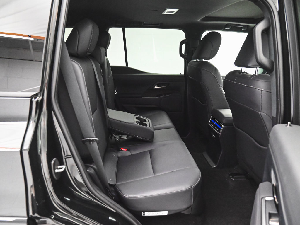 Used 2024 Lexus GX 550 w/ Accessory Package (31) AWD/4WD image 30