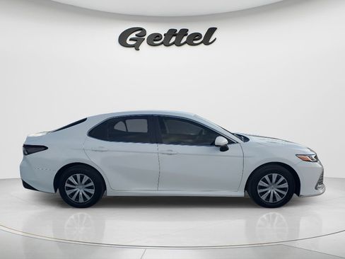 Used 2022 Toyota Camry LE FWD image 4