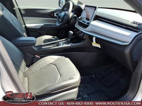 Used 2025 Jeep Compass Limited w/ Elite Group AWD/4WD image 31