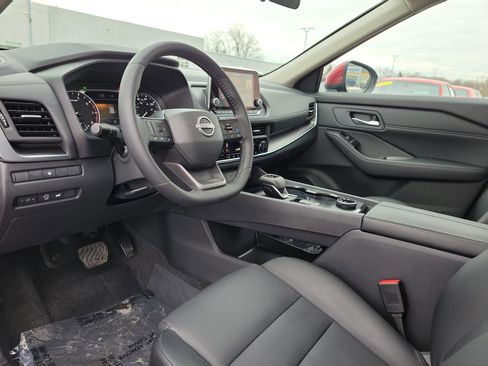 Certified 2026 Nissan Rogue SV w/ SV Premium Package image 19