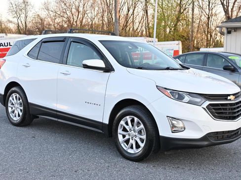 Used 2018 Chevrolet Equinox LT image 2