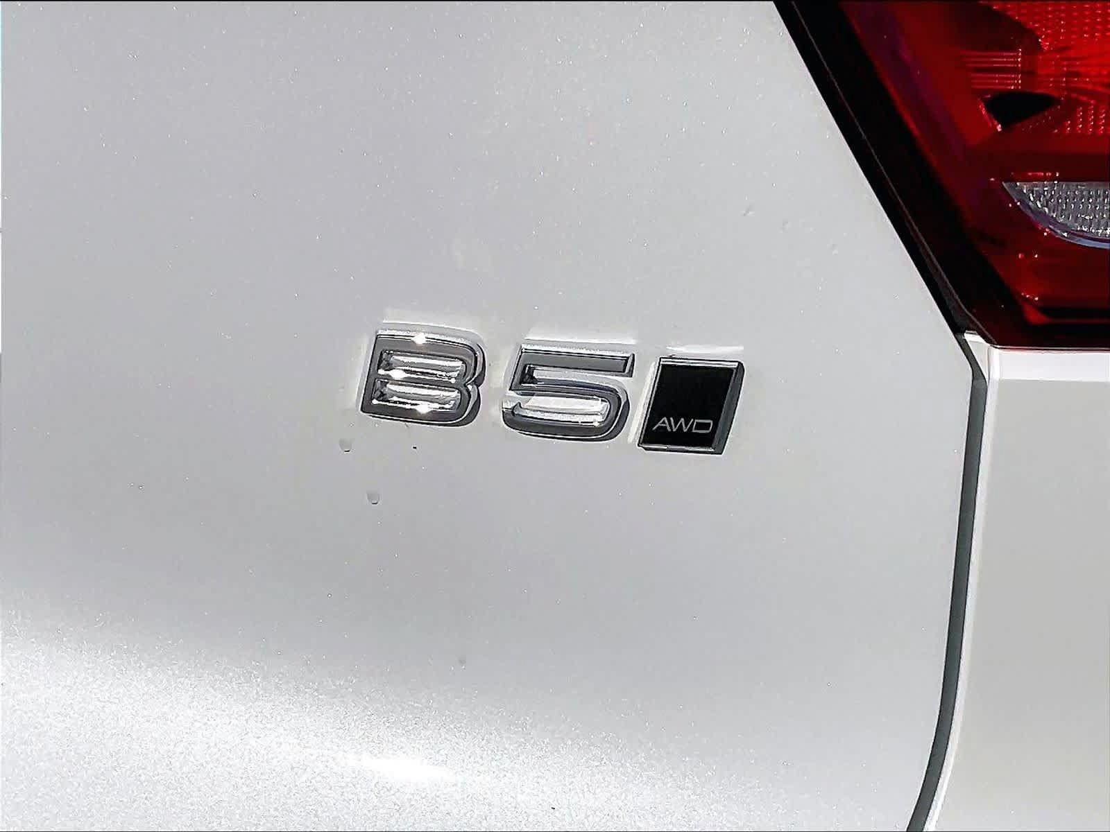 New 2026 Volvo XC40 B5 Plus w/ Protection Package Premier AWD/4WD image 26