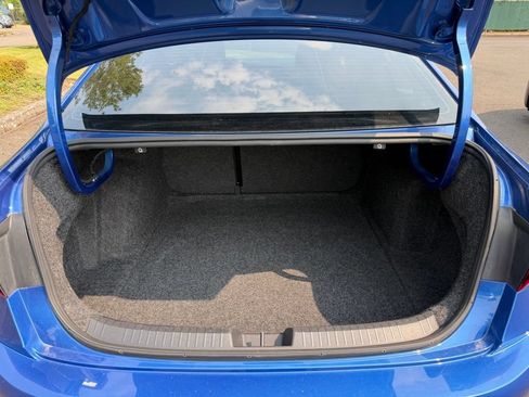 Used 2024 Volkswagen Jetta SE FWD image 9