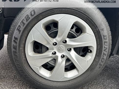 Used 2021 Toyota RAV4 LE image 18