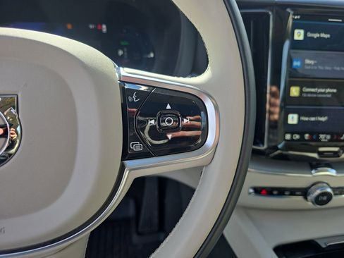 Used 2025 Volvo XC60 T8 Plus w/ Protection Package Premier image 28