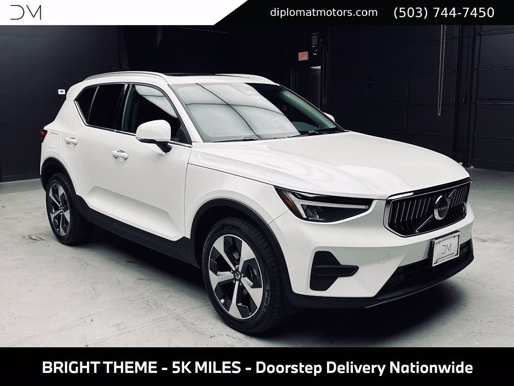 Used 2025 Volvo XC40 B5 Core w/ Protection Package Premier AWD/4WD image 9