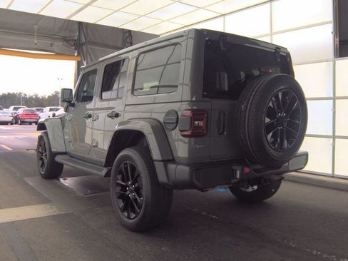 Used 2022 Jeep Wrangler Unlimited Sahara w/ Safety Group AWD/4WD image 4